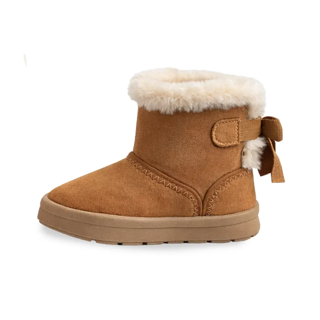 Vista lateral da bota infantil Novopé cano alto caramelo com solado antiderrapante